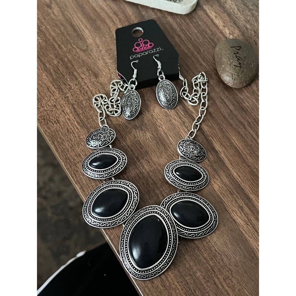 Necklace and Earring Set Paparazzi Jewelry New Women’s jewelry Set black silver